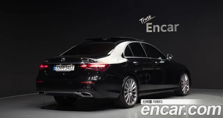 Mercedes-Benz E-Class 