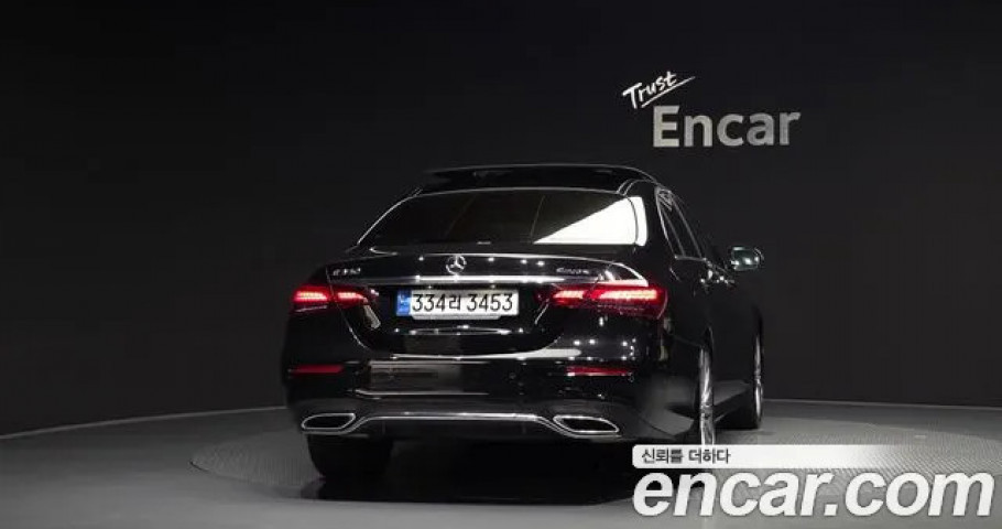 Mercedes-Benz E-Class 