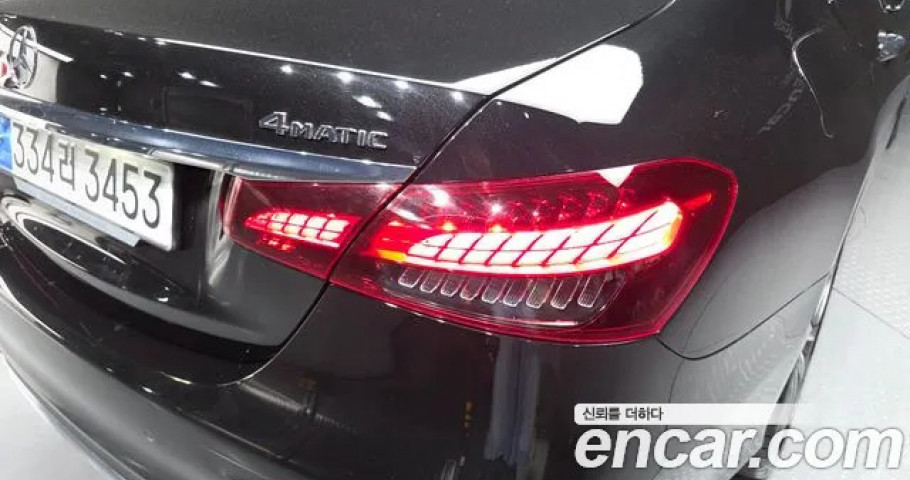 Mercedes-Benz E-Class 