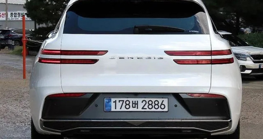 Genesis Gv70 