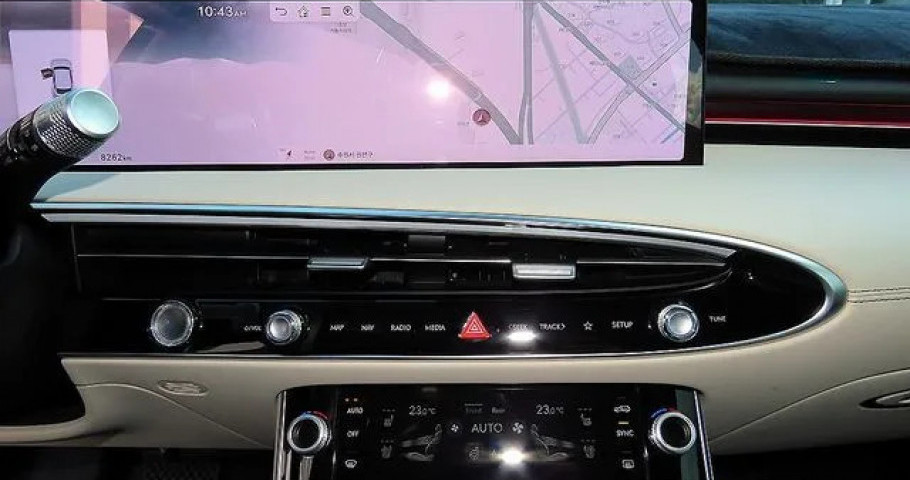 Genesis Gv70 
