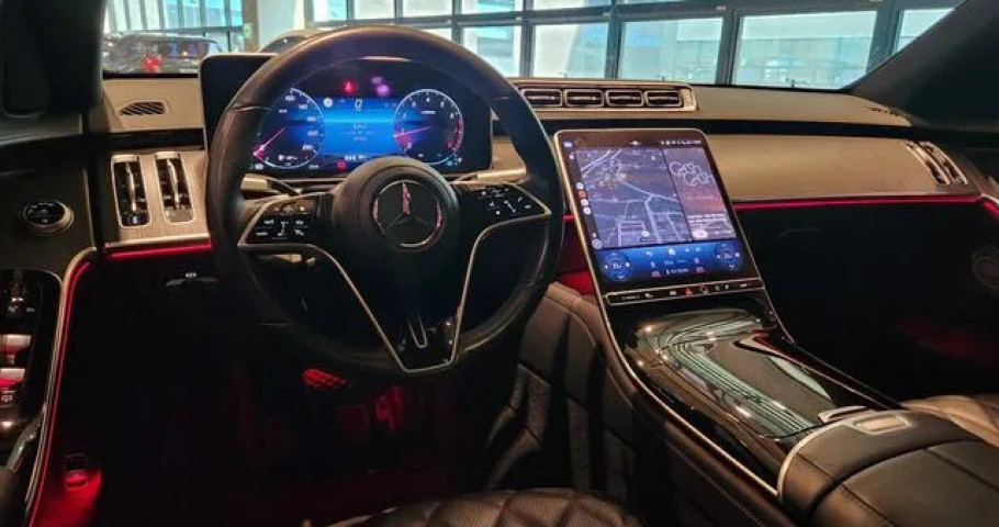 Mercedes-Benz S-Class 