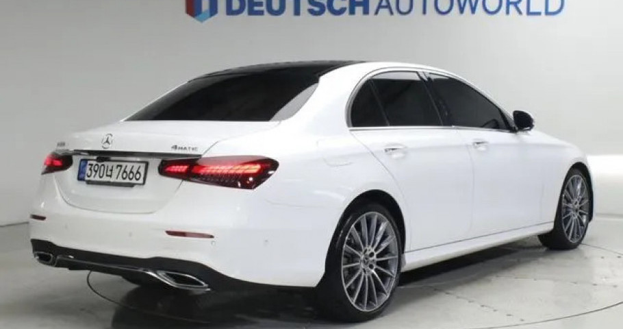 Mercedes-Benz E-Class 