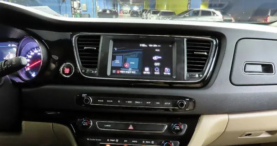 Kia Carnival 