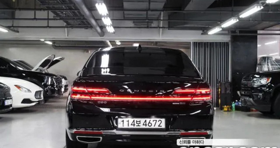 Genesis G90 