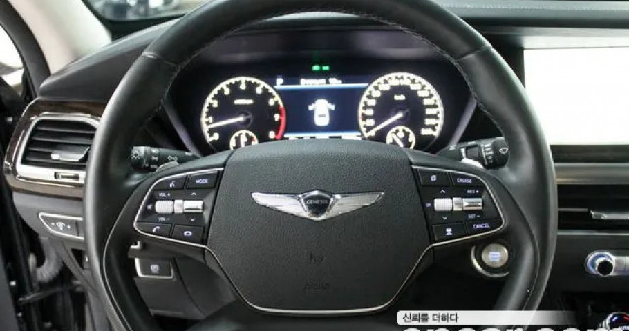 Genesis G90 