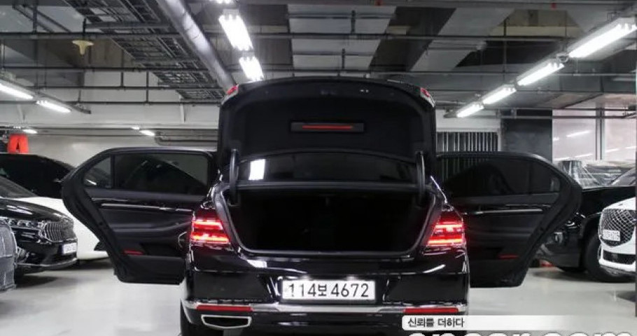 Genesis G90 
