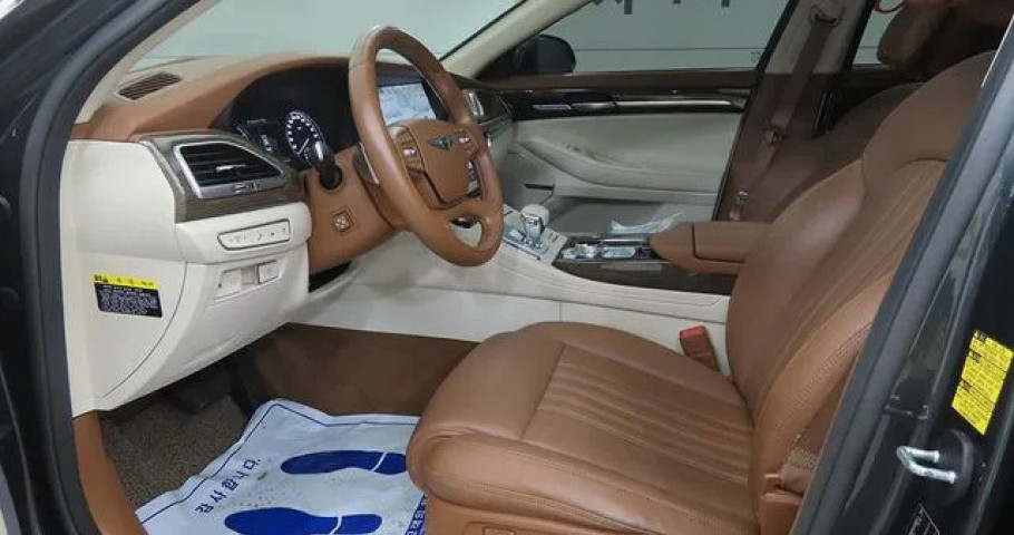 Genesis G90 