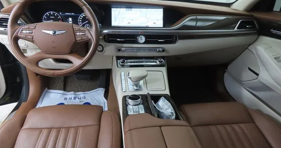 Genesis G90 