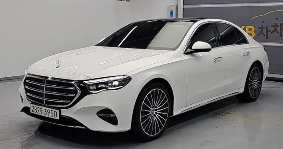 Mercedes-Benz E-Class 