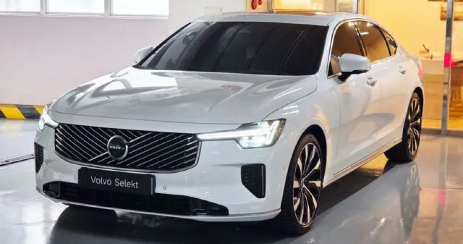 Volvo S90 