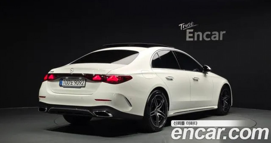 Mercedes-Benz E-Class 