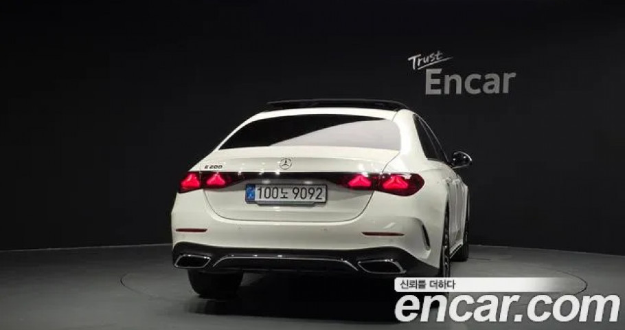 Mercedes-Benz E-Class 