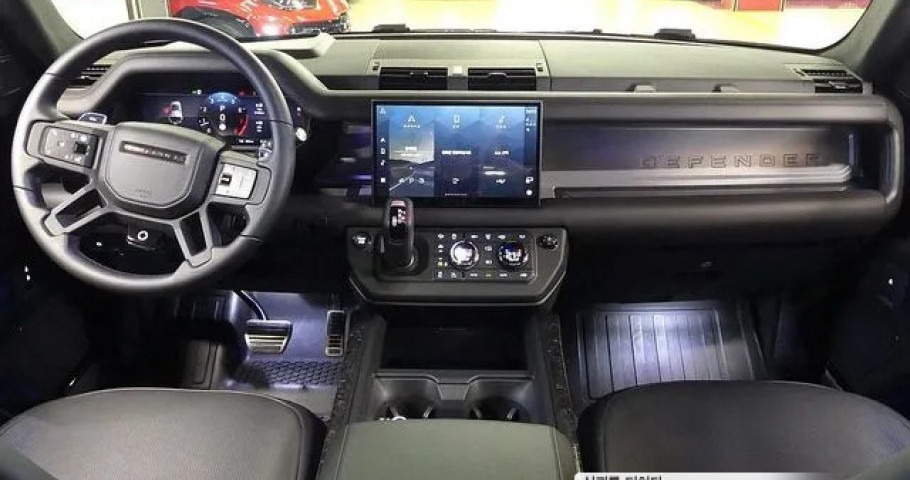 Land Rover Defender 