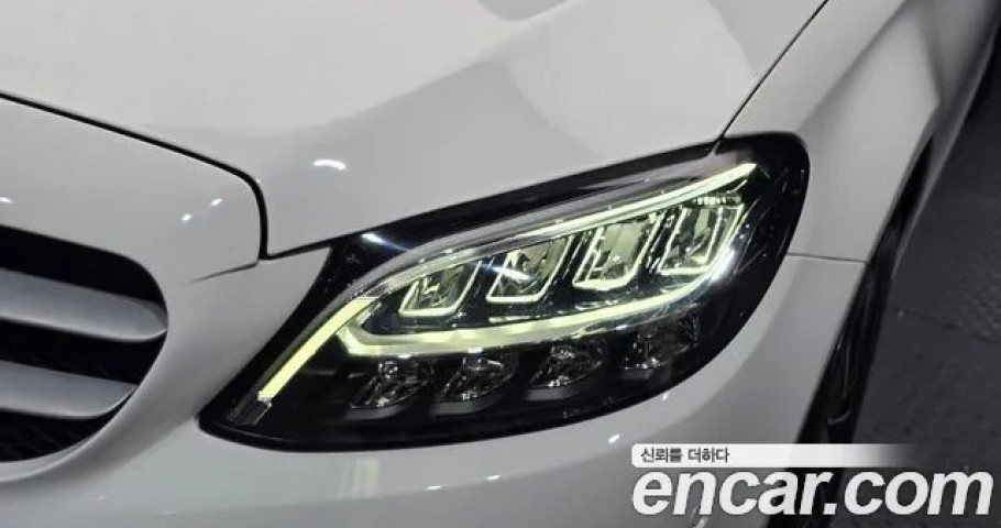 Mercedes-Benz C-Class 