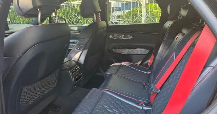 Genesis Gv70 