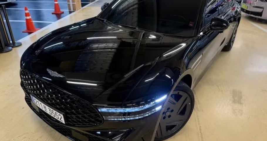 Genesis G90 