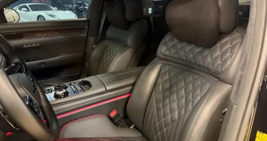 Genesis G90 