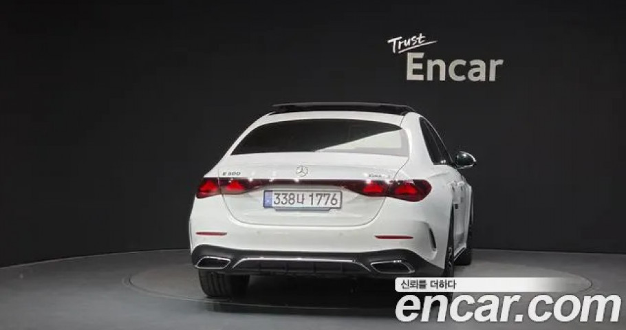 Mercedes-Benz E-Class 