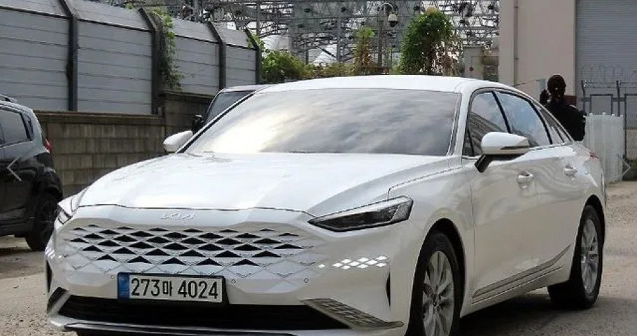 Kia K8 