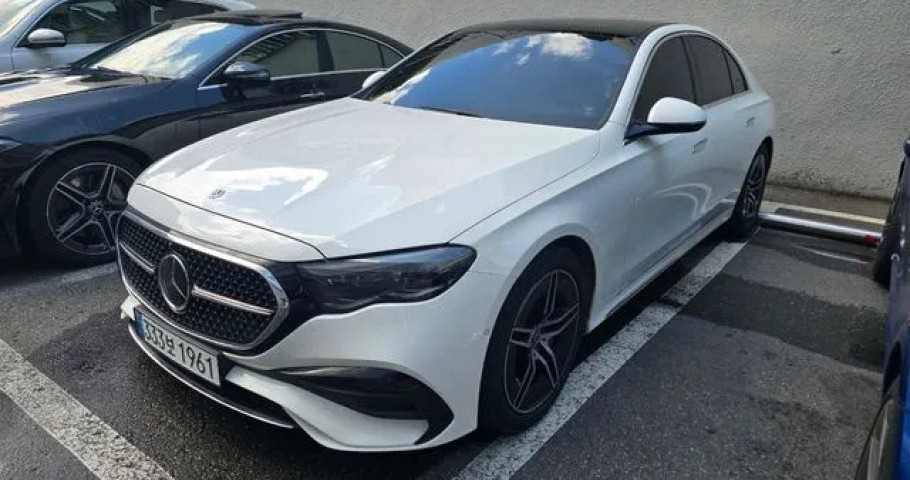 Mercedes-Benz E-Class 