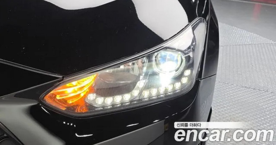 Hyundai Veloster 