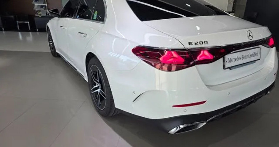 Mercedes-Benz E-Class 