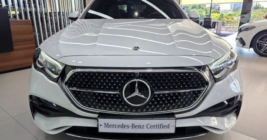 Mercedes-Benz E-Class 