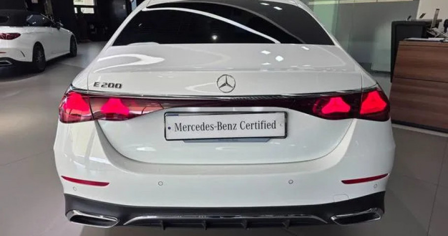 Mercedes-Benz E-Class 