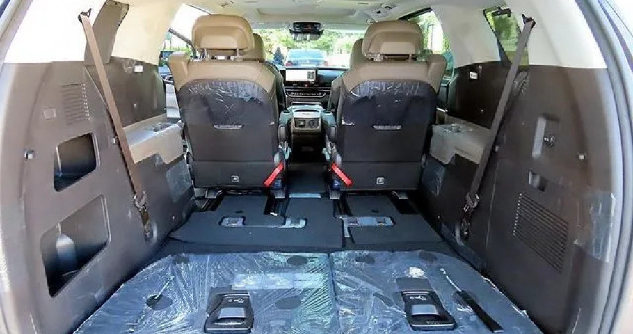 Kia Carnival 