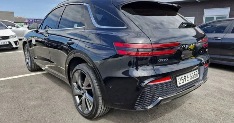 Genesis Gv70 