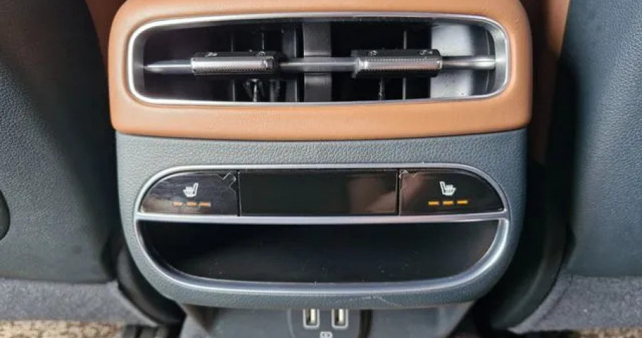 Genesis Gv70 