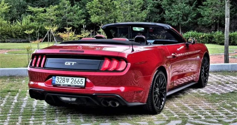 Ford Mustang 