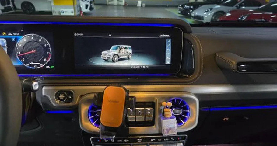 Mercedes-Benz G-Class 