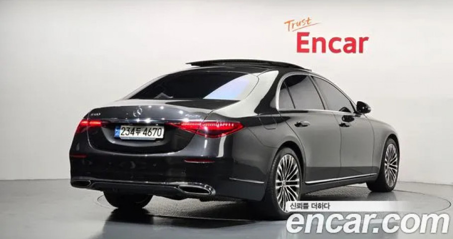 Mercedes-Benz S-Class 