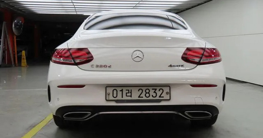 Mercedes-Benz C-Class 