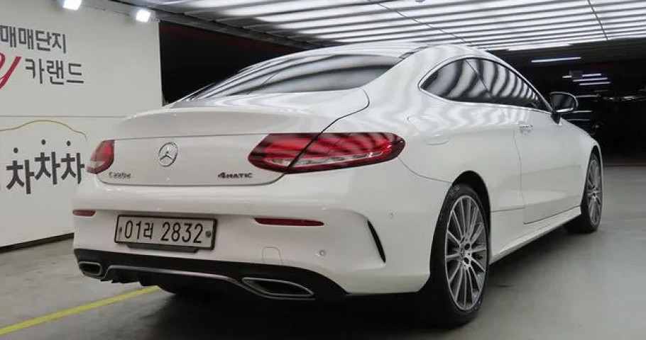 Mercedes-Benz C-Class 