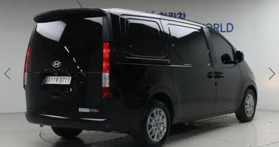Hyundai Staria 