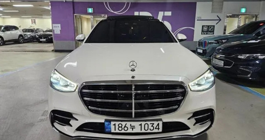 Mercedes-Benz S-Class 