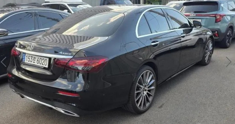 Mercedes-Benz E-Class 