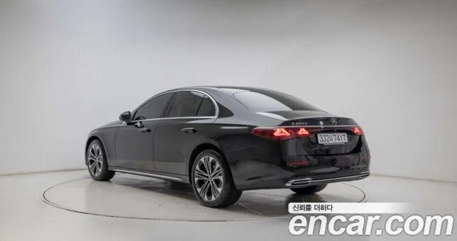 Mercedes-Benz E-Class 