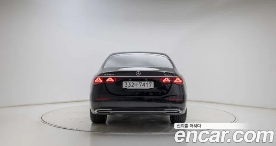 Mercedes-Benz E-Class 