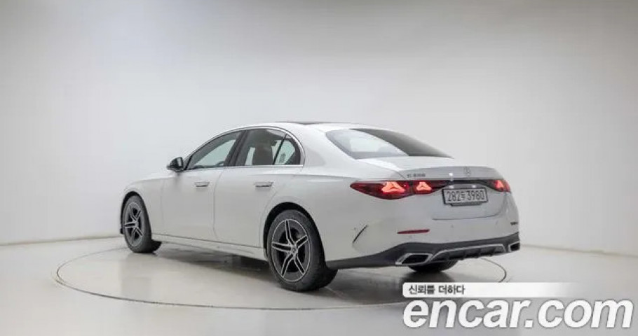 Mercedes-Benz E-Class 