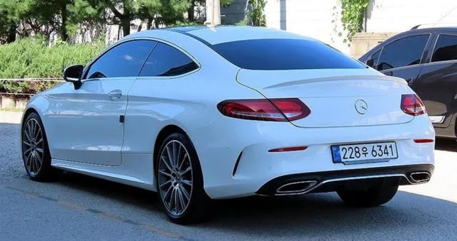 Mercedes-Benz C-Class 