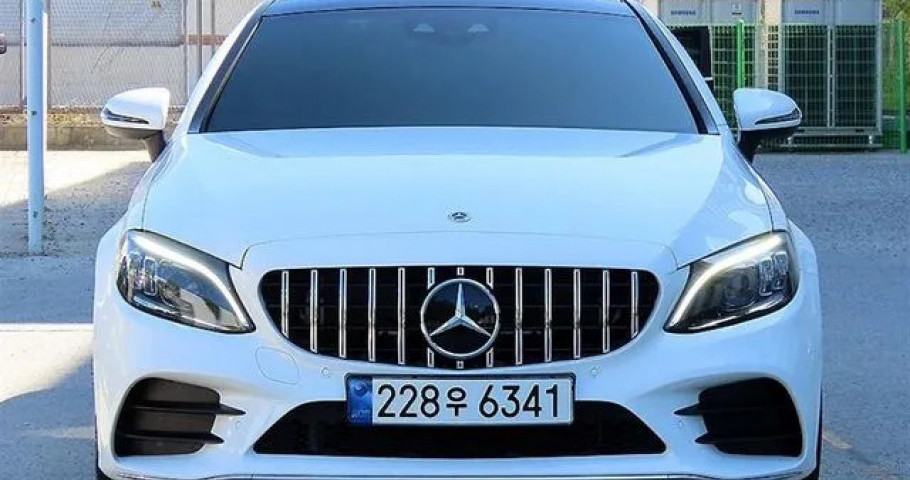 Mercedes-Benz C-Class 