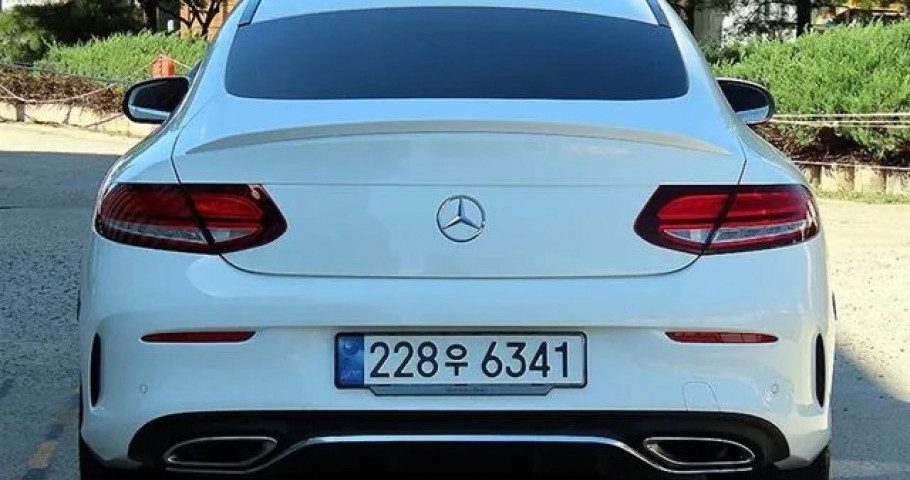 Mercedes-Benz C-Class 