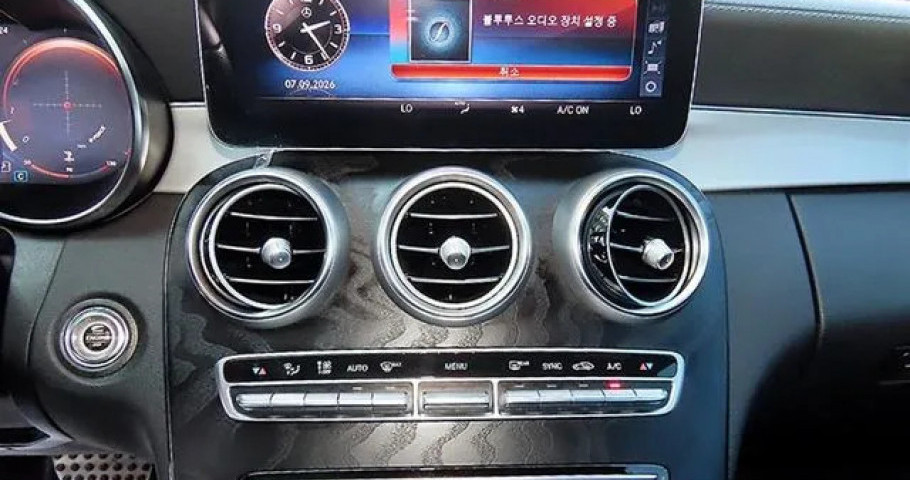 Mercedes-Benz C-Class 