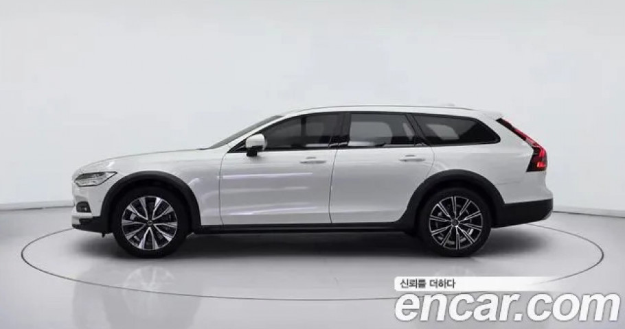 Volvo V90 