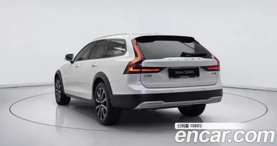 Volvo V90 