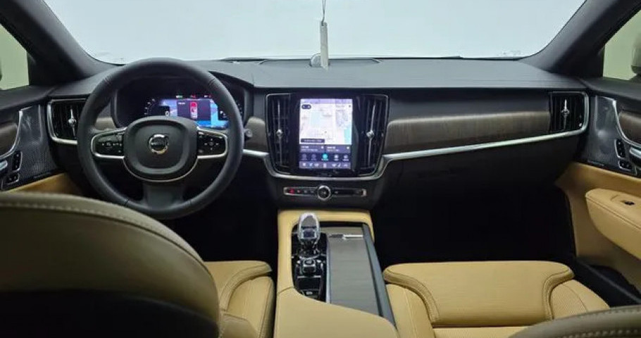 Volvo V90 